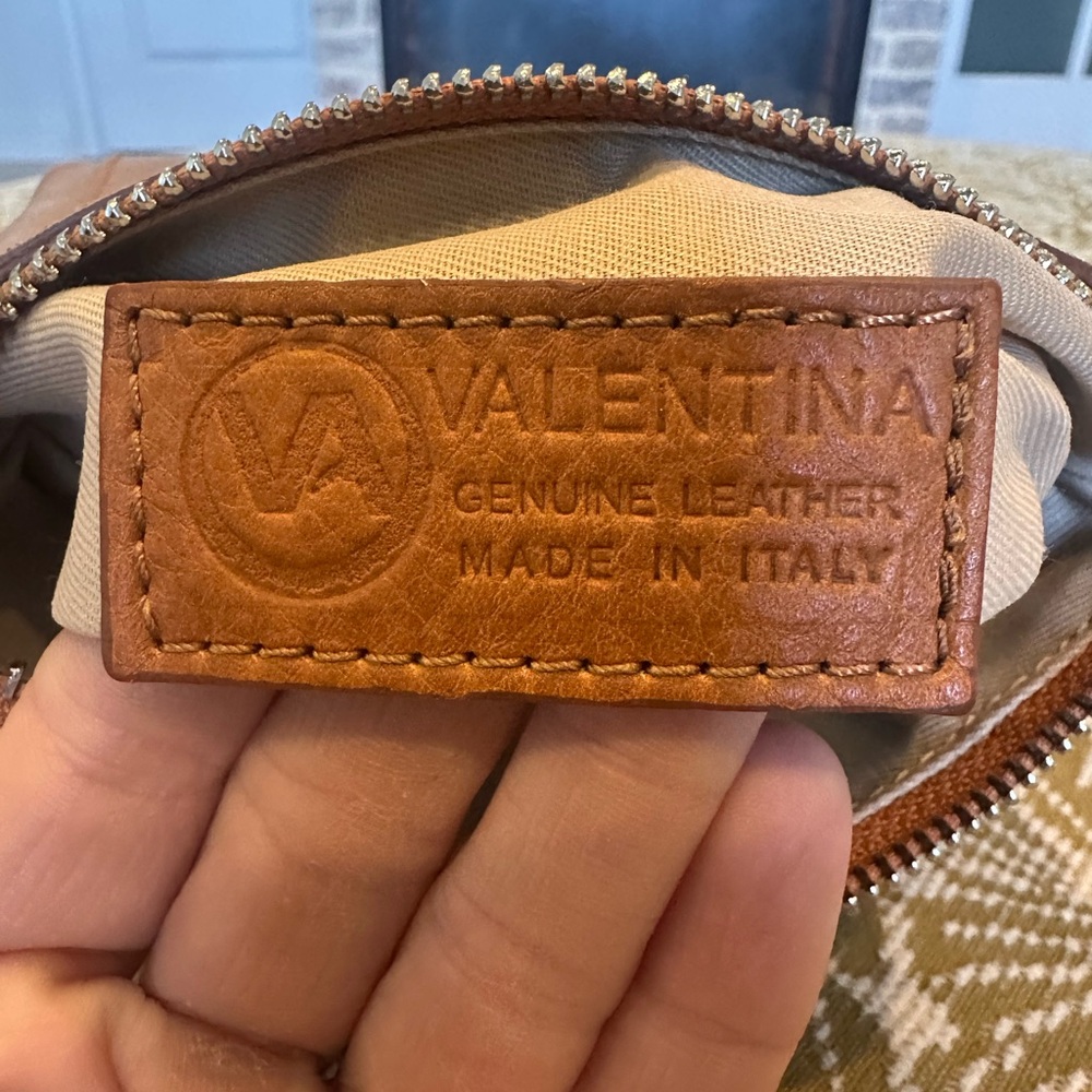 Valentina Small Leather Cosmetic Bag - Picture 5 of 6